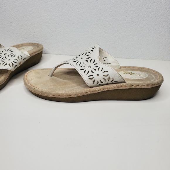 Strictly Comfort Casual Floral Slip On Sandals Size 9 - Picture 2 of 5